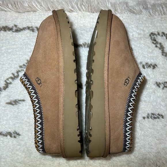 UGG Tasman ll Embroidered Slippers - Picture 7 of 9